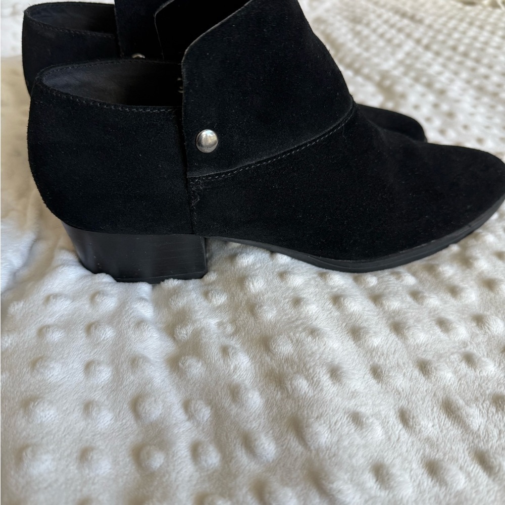 AEROSOLES Black Ankle Booties